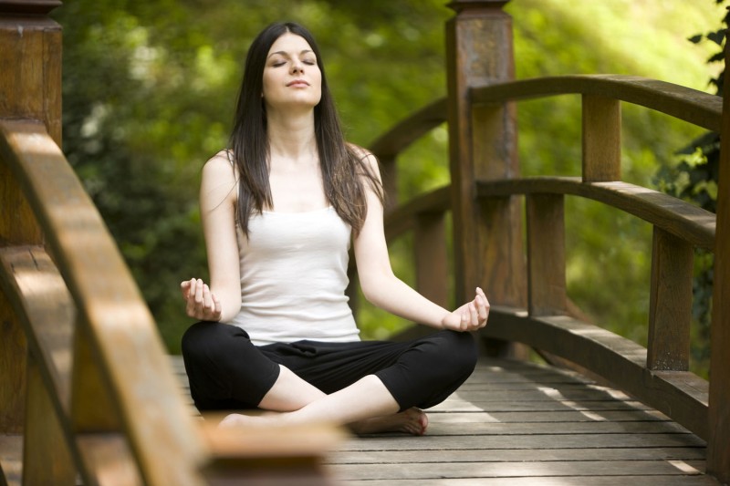 Yoga-per-combattere-ansia-stress-800x533 